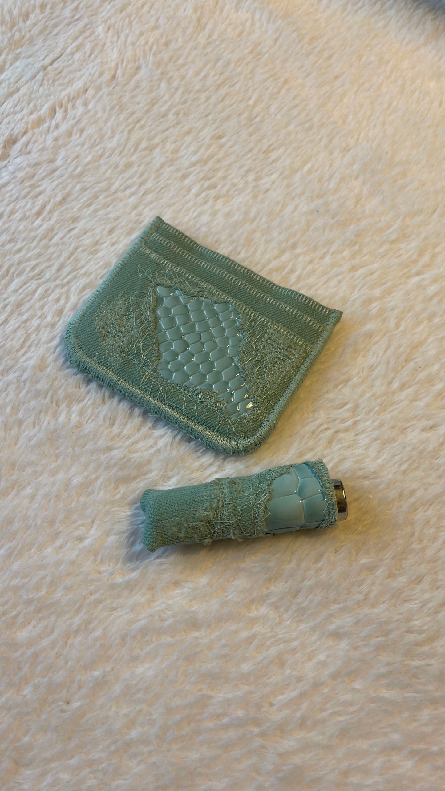 Green hybrid cardholder