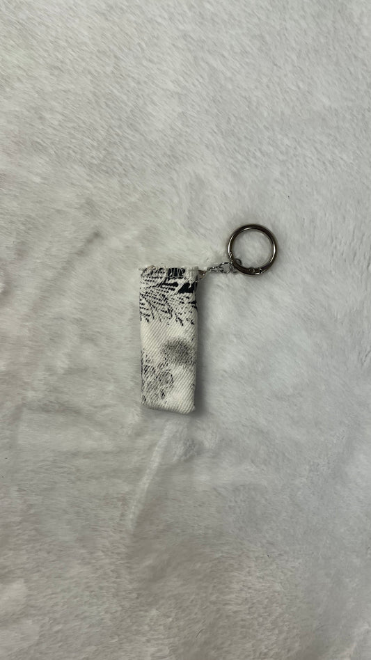 White painter lightersleeve