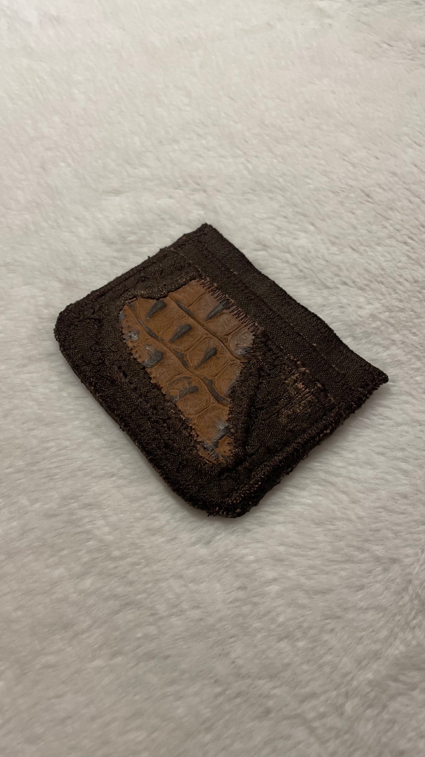 Mud cardholder