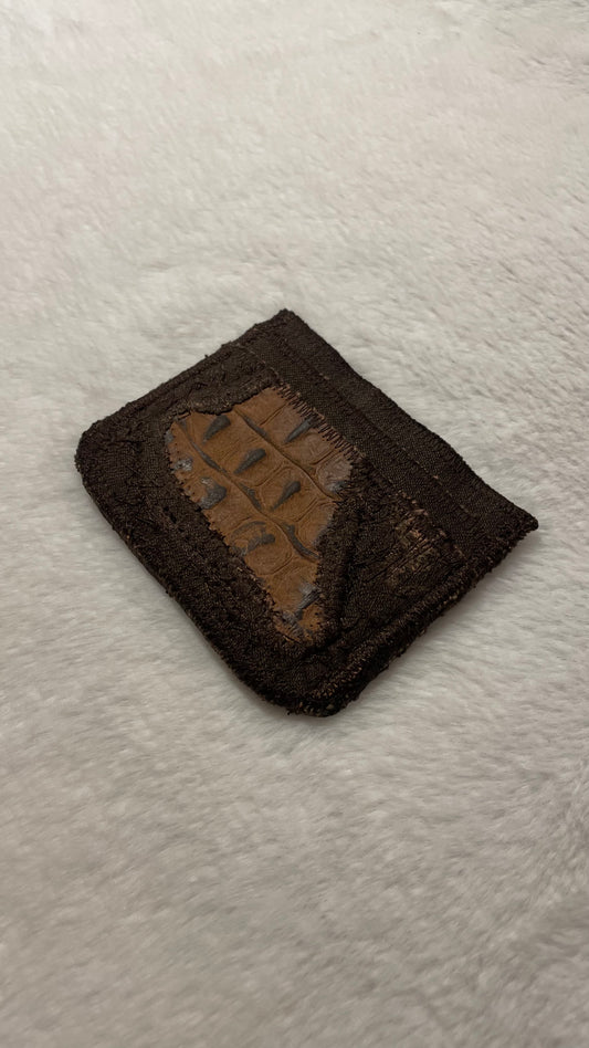 Mud cardholder