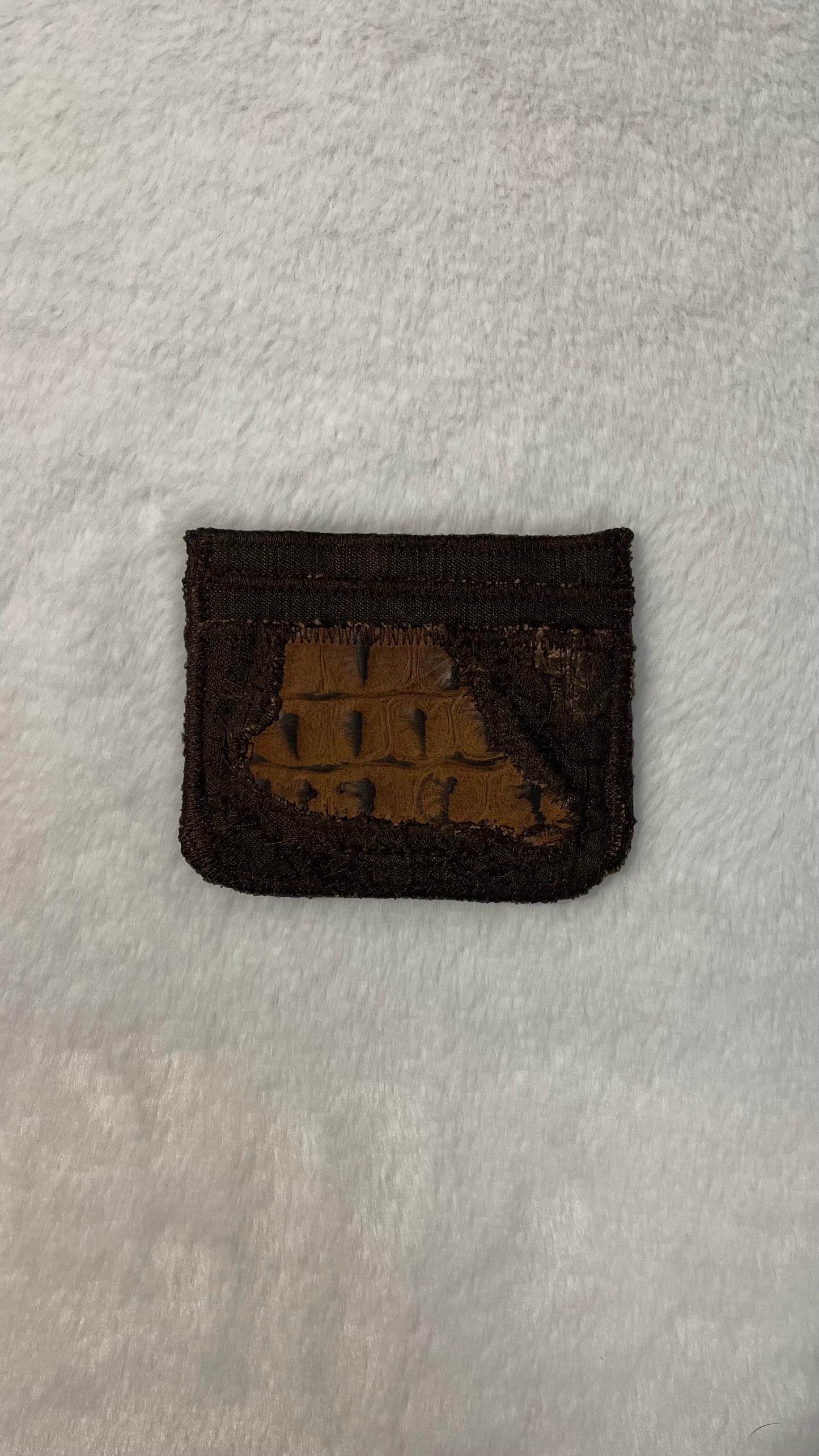 Mud cardholder