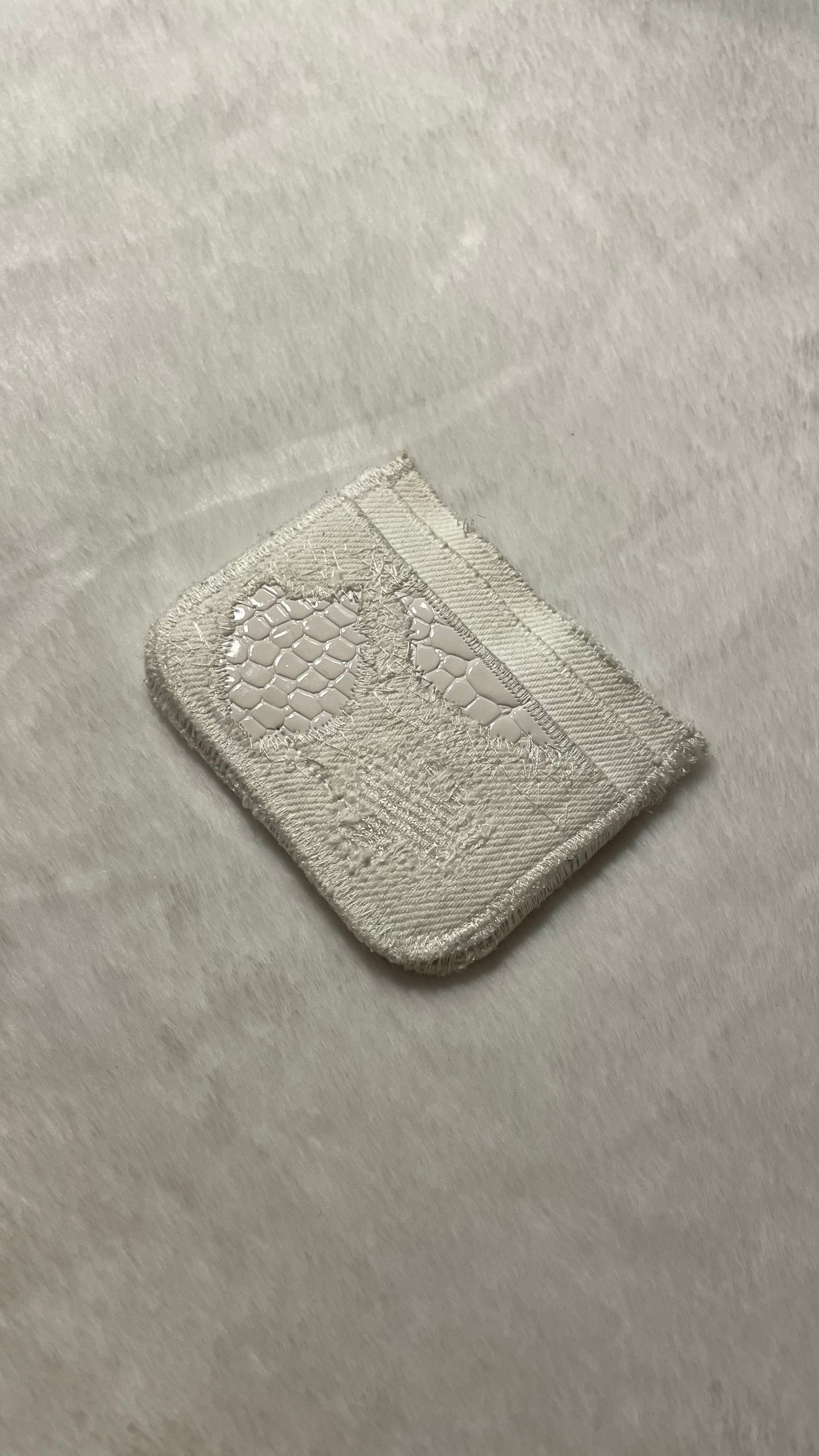 Allwhite hybrid cardholder