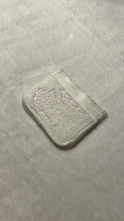 Allwhite hybrid cardholder