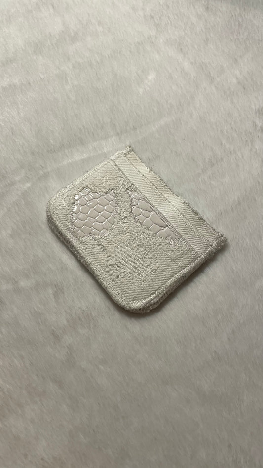 Allwhite hybrid cardholder