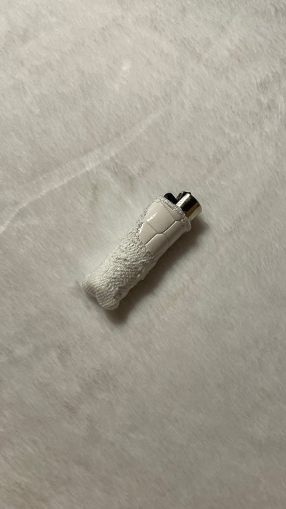Allwhite lighter sleeve
