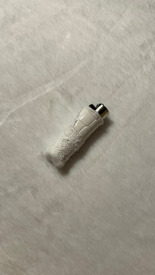 Allwhite lighter sleeve