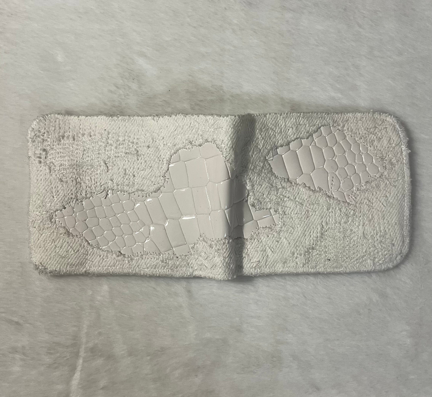 Allwhite hybrid wallet