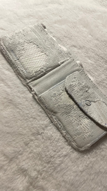 White hybrid wallet