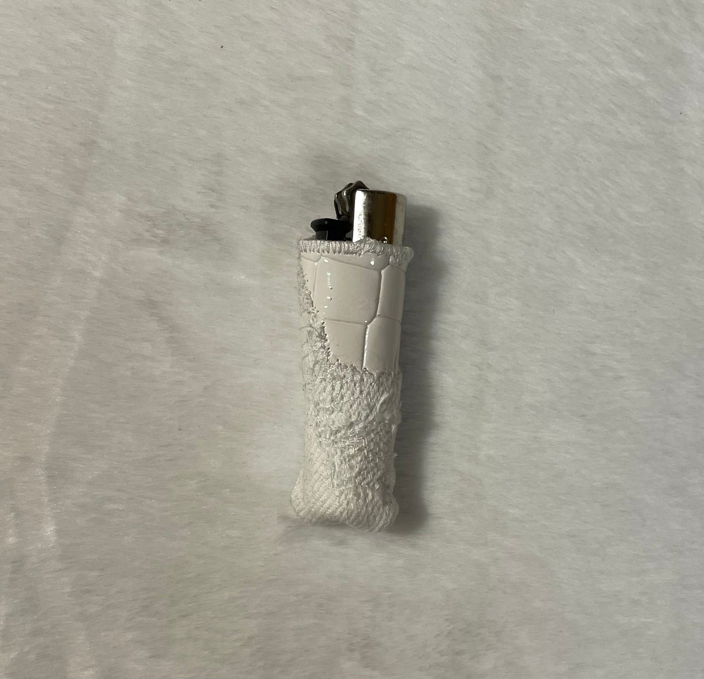 Allwhite lighter sleeve