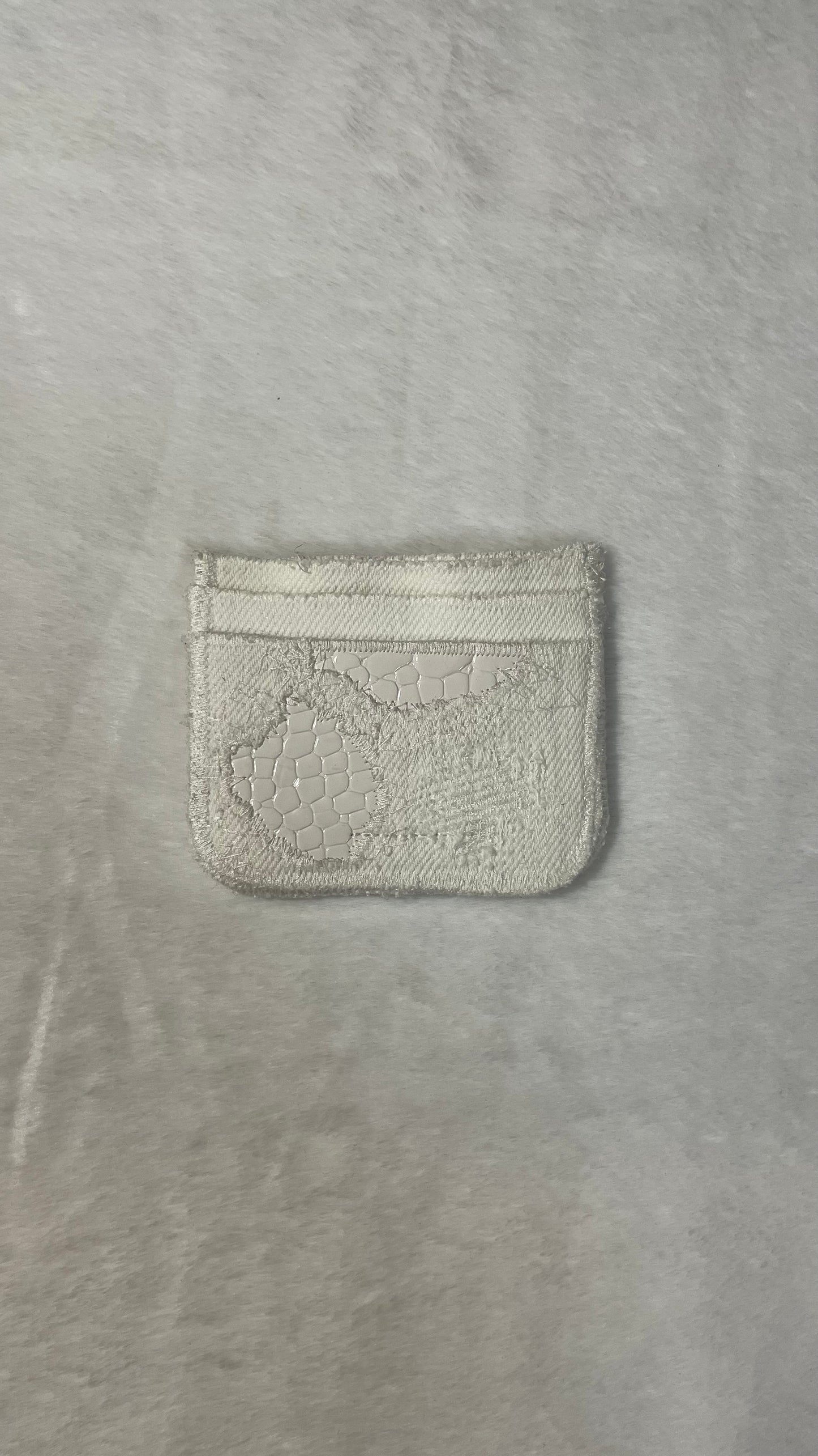 Allwhite hybrid cardholder