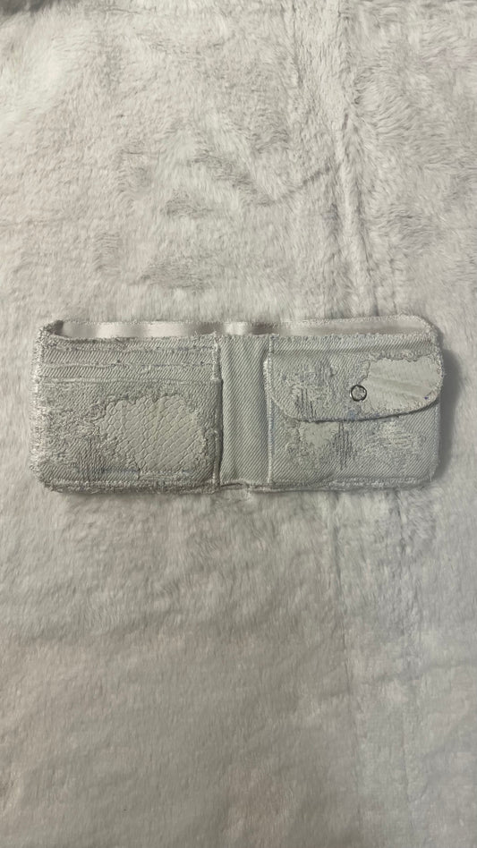 White hybrid wallet
