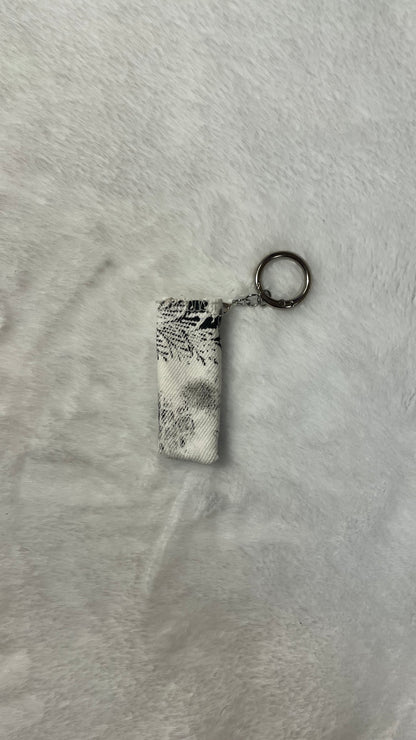 White painter lightersleeve