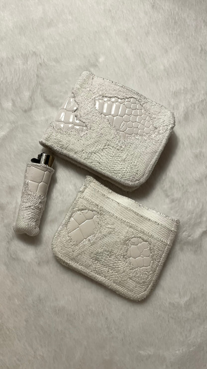 Allwhite lighter sleeve