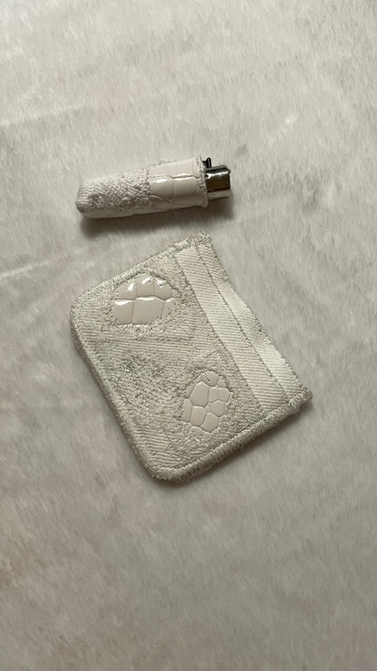 Allwhite hybrid cardholder