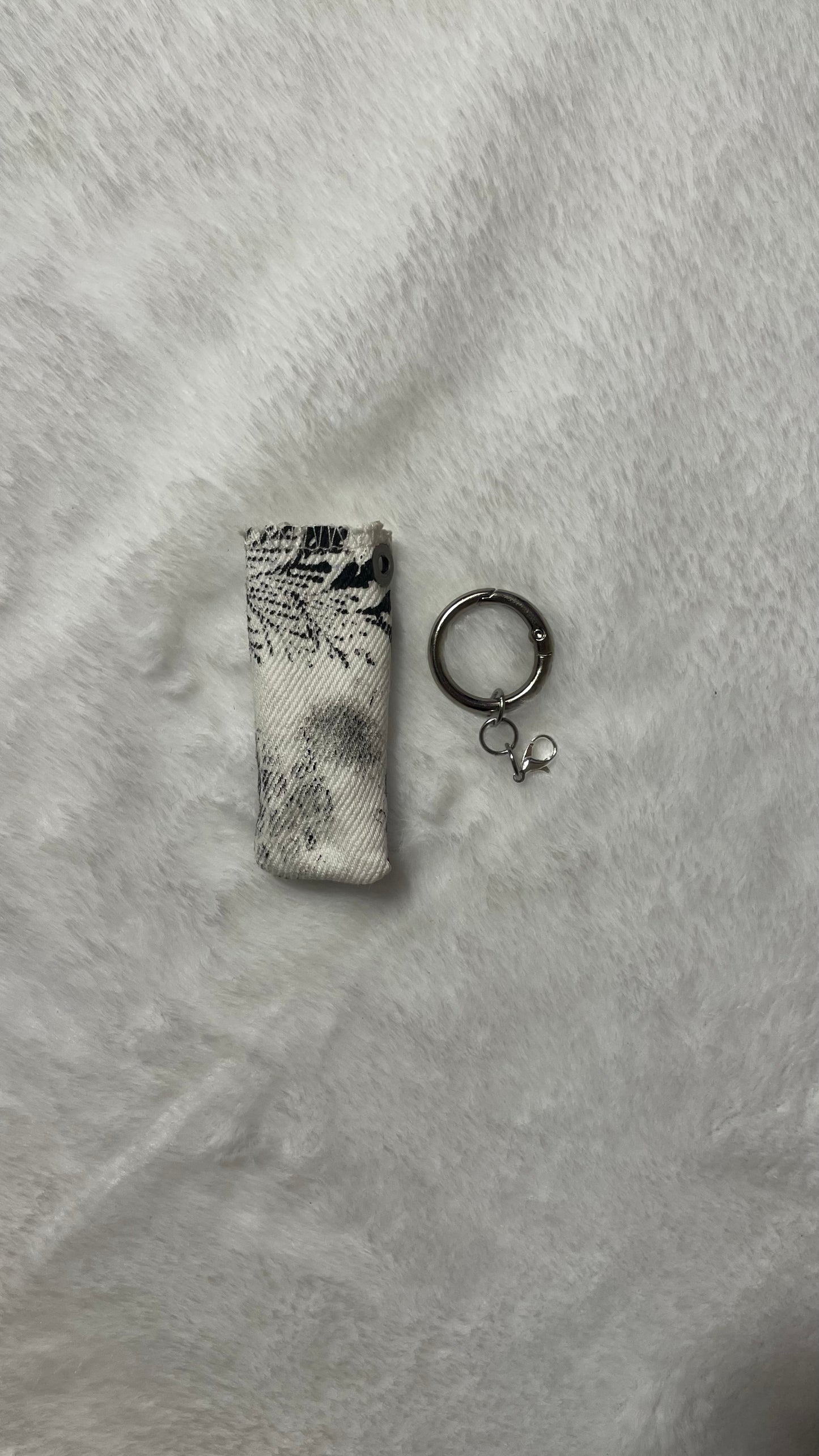 White painter lightersleeve